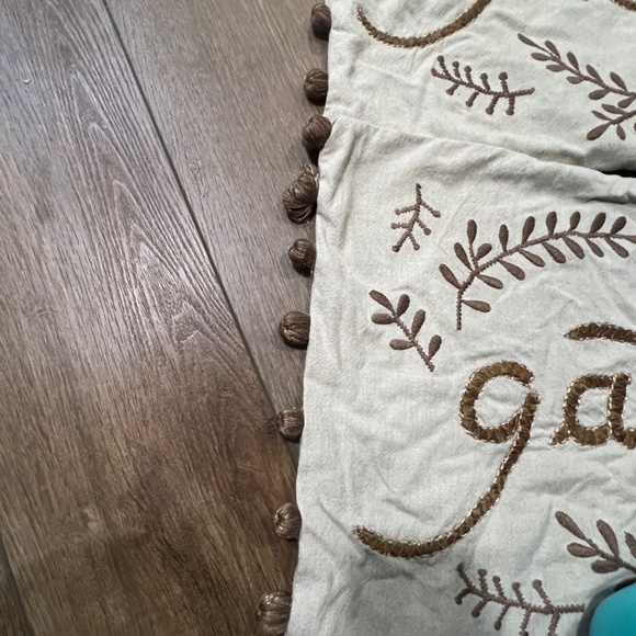 Pottery Barn Gather Embroidered 16" x 26" Lumbar Pillow Cover (2) Thanksgiving - Picture 4 of 12